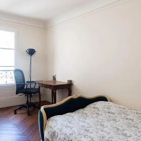 Spacious T3 In The Gobelins District Paris
